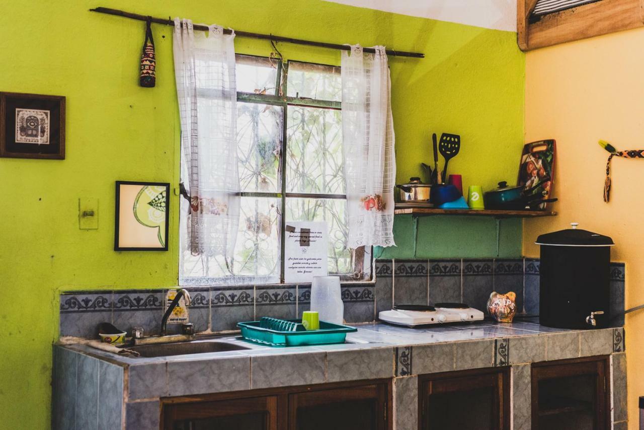 Ciao Cacao Hostel & Vegan Cafe Флорес Екстер'єр фото