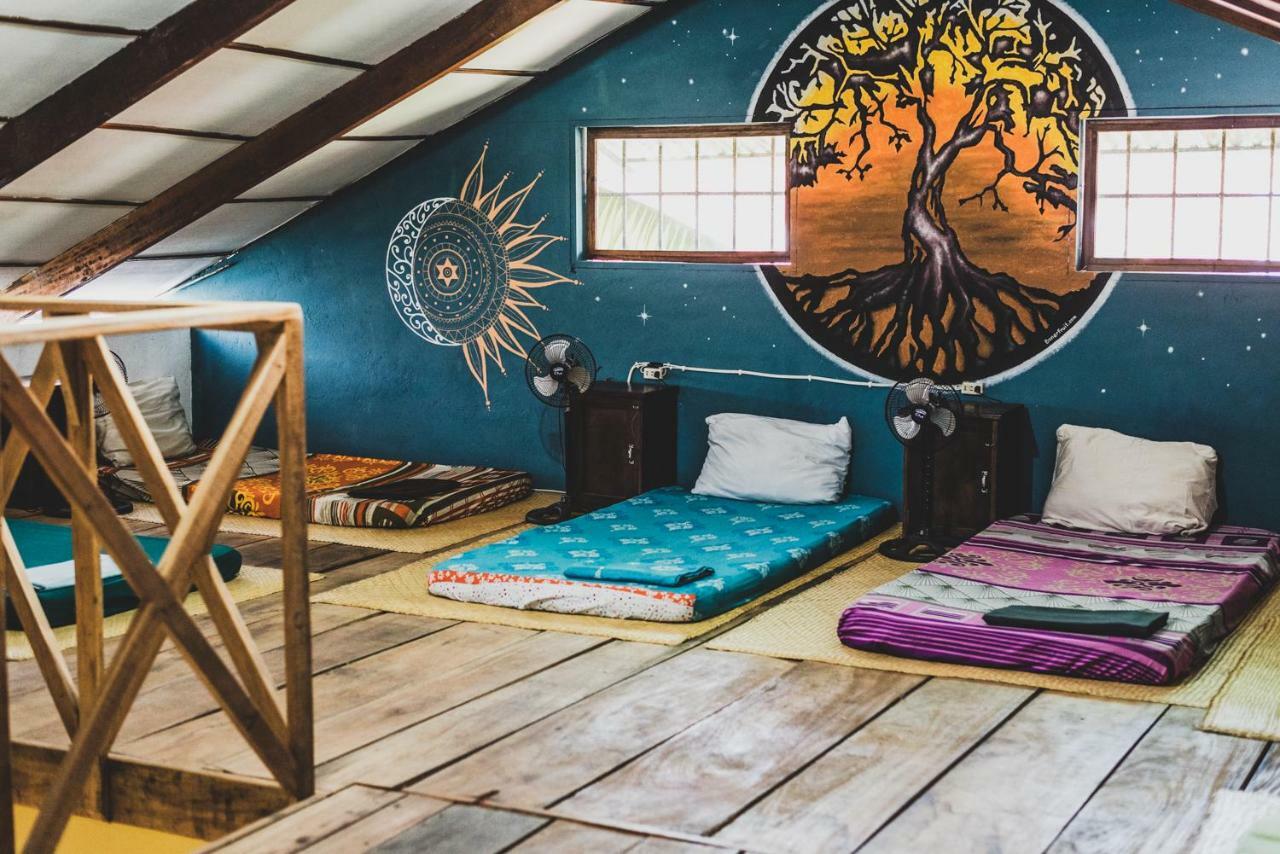 Ciao Cacao Hostel & Vegan Cafe Флорес Екстер'єр фото