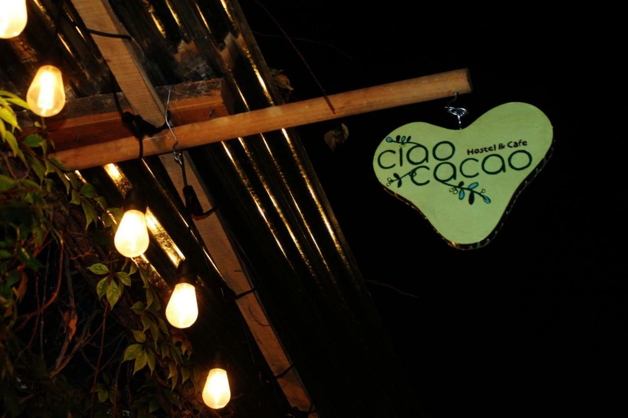 Ciao Cacao Hostel & Vegan Cafe Флорес Екстер'єр фото